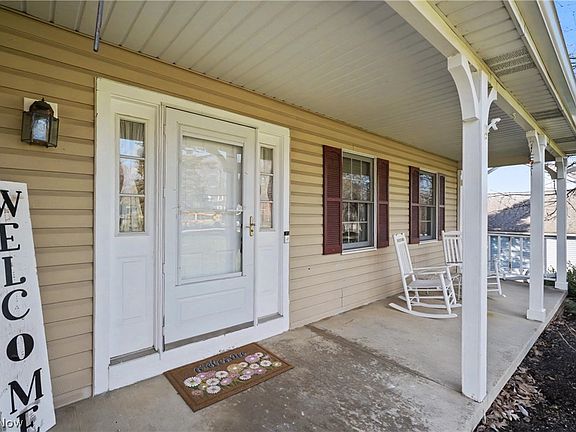 3rd image of 1282 Berkshire Dr