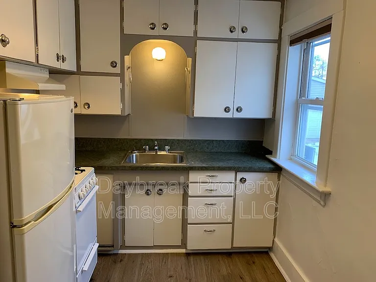 1121 2nd Ave S #1 — Photo 5