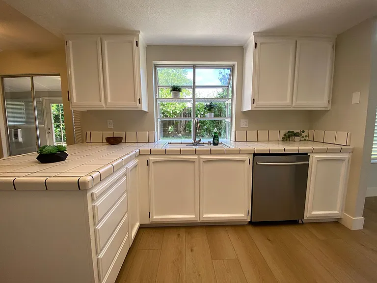 8524 Oak Harbour Ct — Photo 7