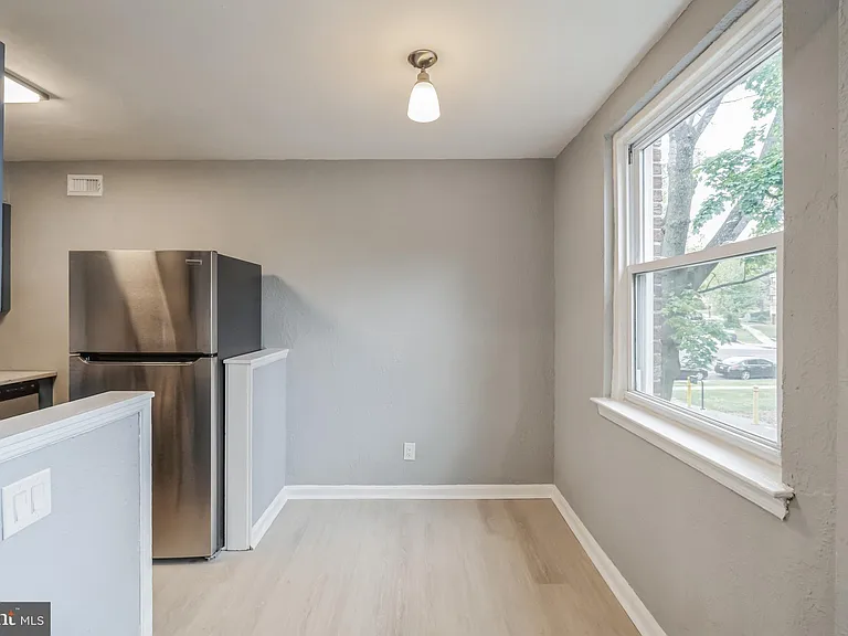 2137 Bryn Mawr Ave #3R — Photo 5