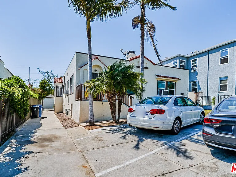 1329 S Tremaine Ave — Photo 27