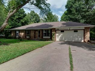 1139 E Morningside St, Springfield, MO 65807