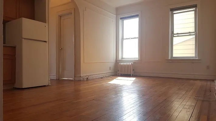 Rented by Alexiou Realty | media 5