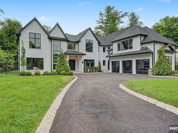 592 Piermont Rd, Demarest, NJ 07627
