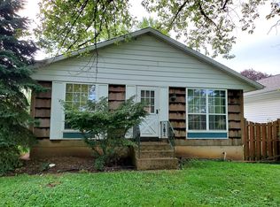 907 Oakwood Dr, Round Lake Beach, IL 60073