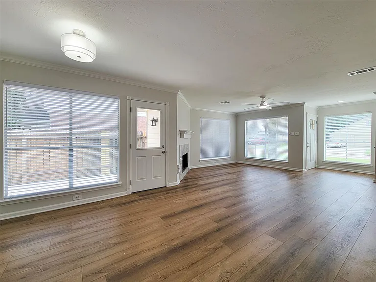 3658 Villa Glen Dr — Photo 10