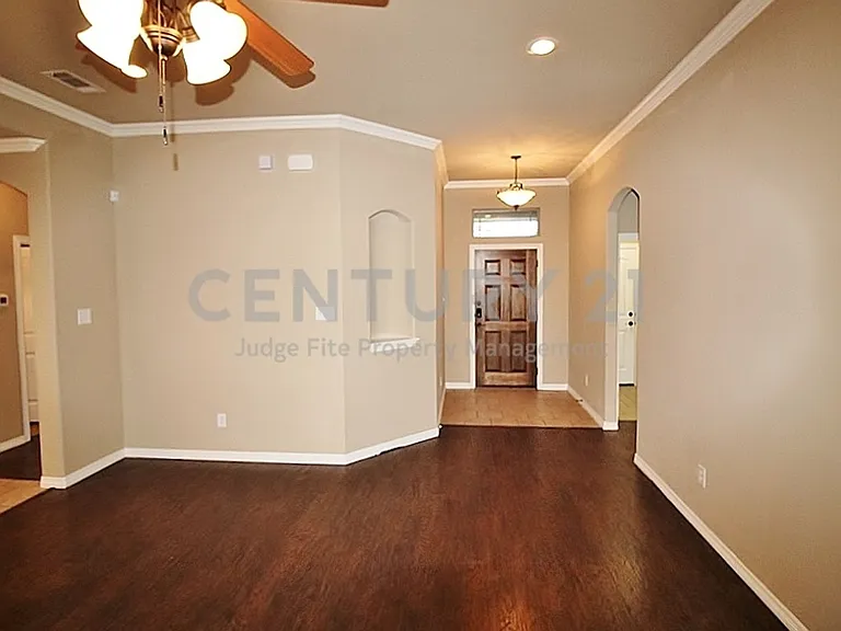 122 Sierra Dr — Photo 5