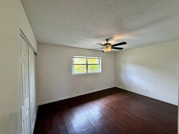 5th image of 560 SE 2nd Ave