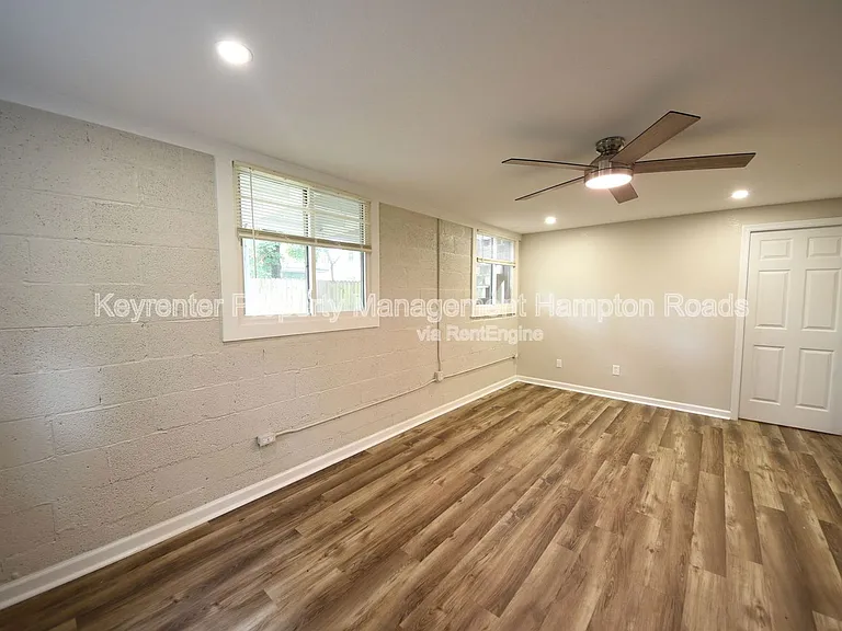 1303 Tallwood St #B — Photo 2