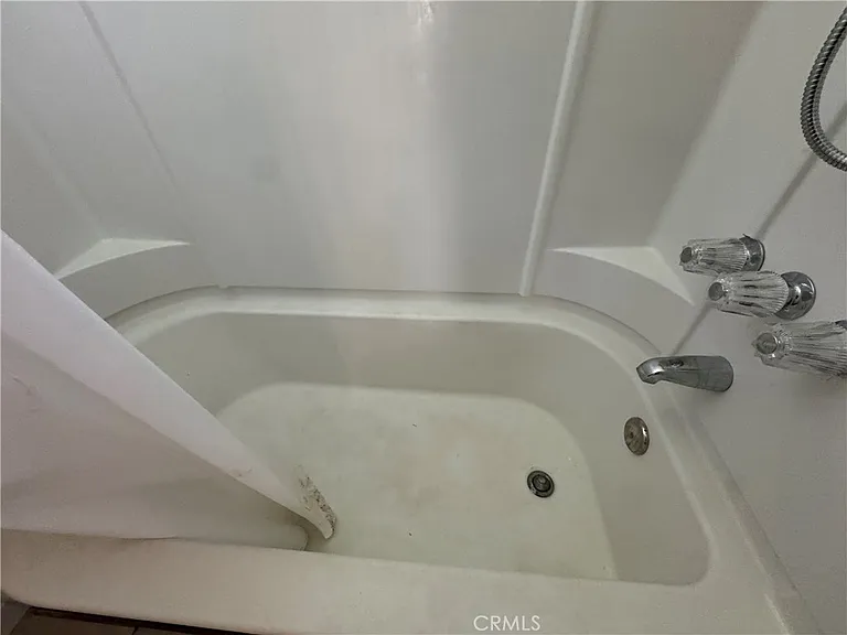 1792 N Ann St — Photo 28