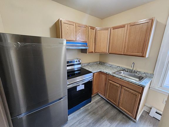 Kitchen

New cabinets and appliances*