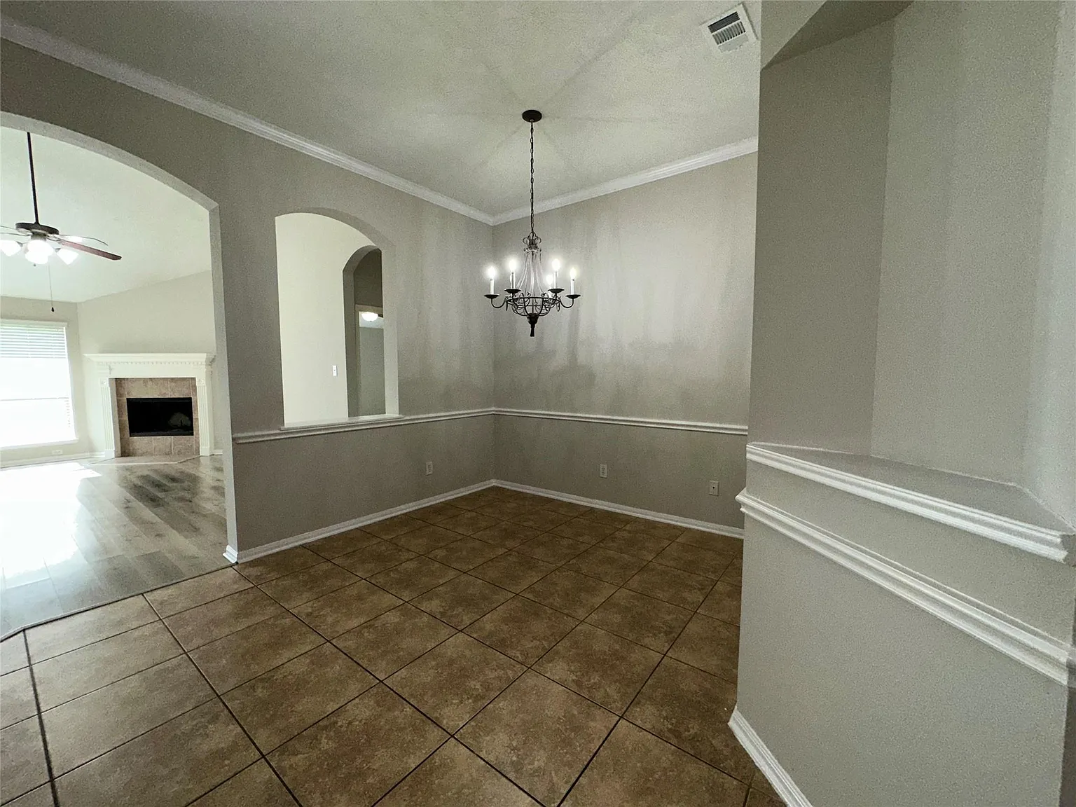 4 bed, 2.0 bath, 1790 sqft, $2,395 — Photo 2