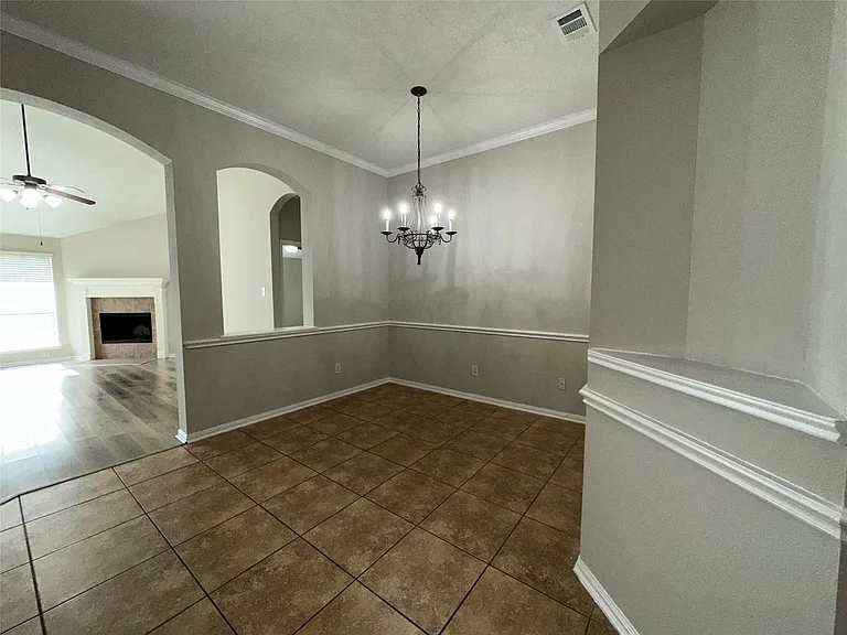 3715 Humble Dr — Photo 2