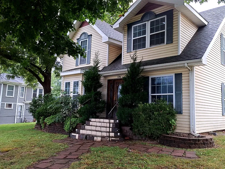 1305 Unity St — Photo 18