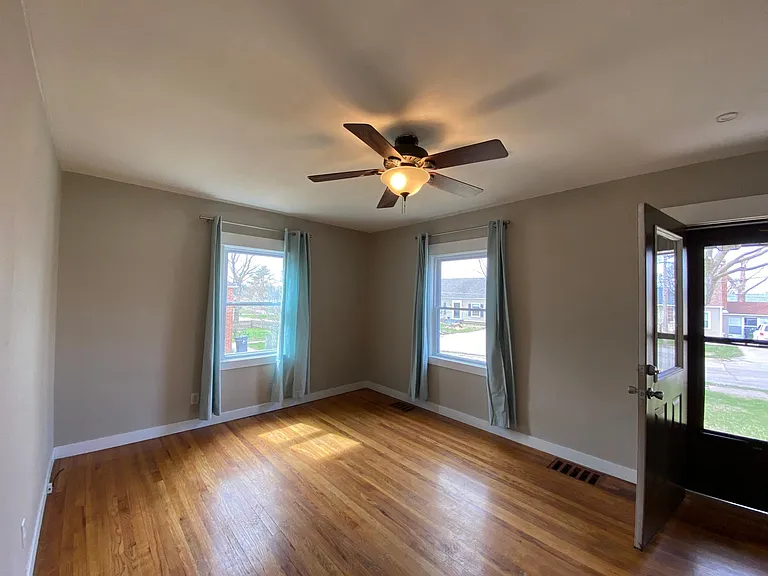 3817 B Ave NE — Photo 24