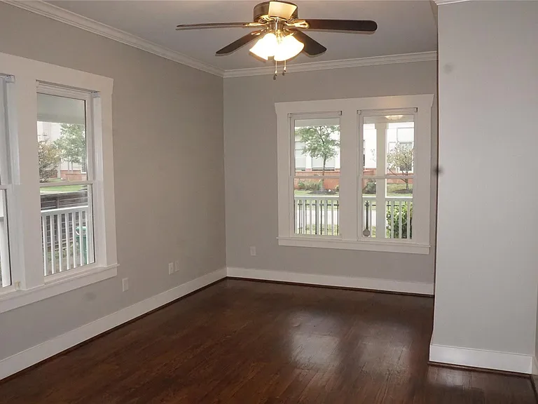 825 Algregg St — Photo 21