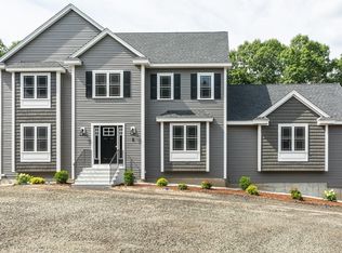 27 Fieldstone Ln, Billerica, MA 01821