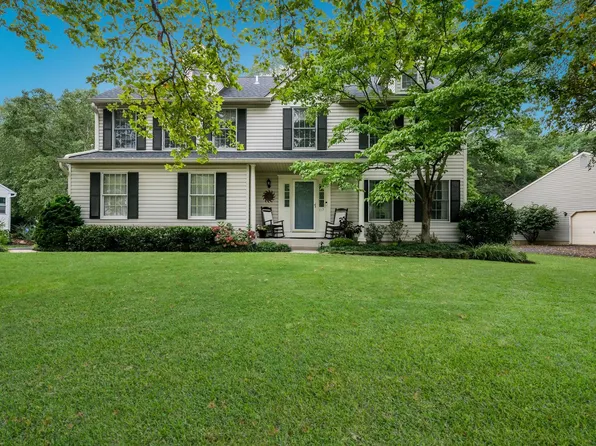 117 Steeplechase Dr, Doylestown, PA 18901