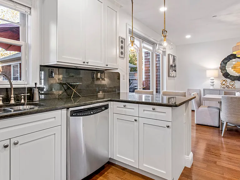 28 Andrew Ct — Photo 9