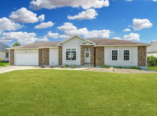 2067 E Barberry Dr, Warsaw, IN