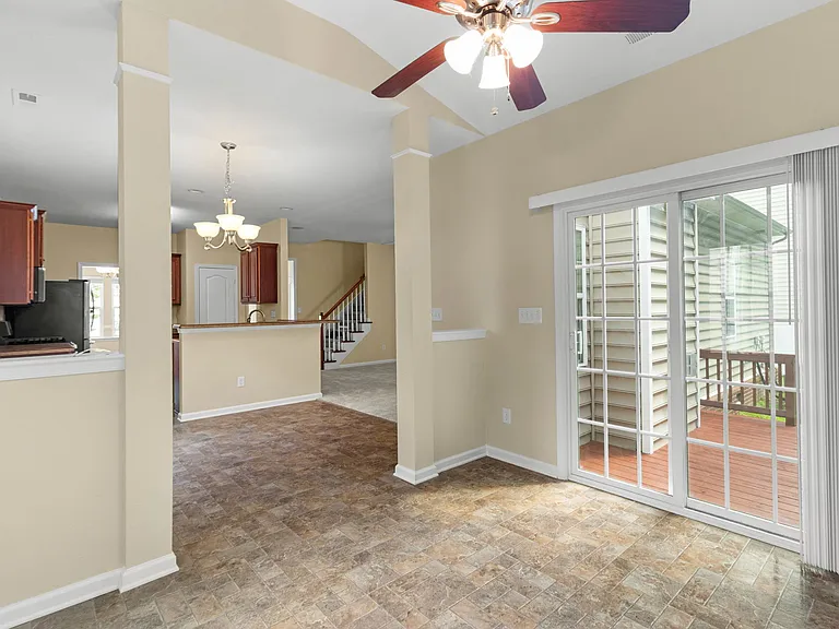 729 Creekwood Dr — Photo 8