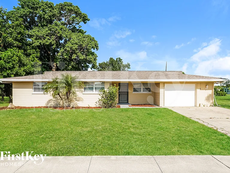 3567 Harbor Blvd — Photo 1