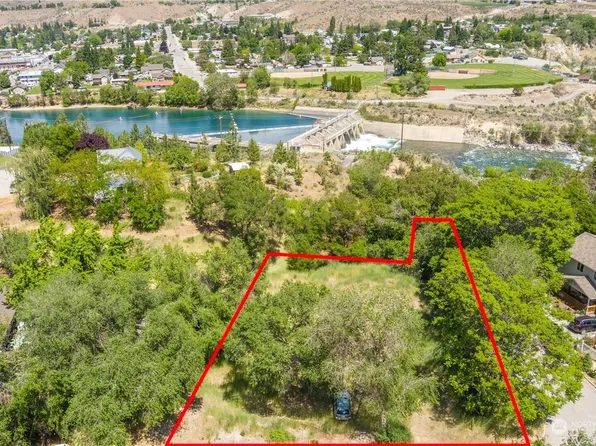 826 S Bradley Street, Chelan, WA 98816