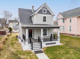 419 1st St, Baraboo, WI 53913