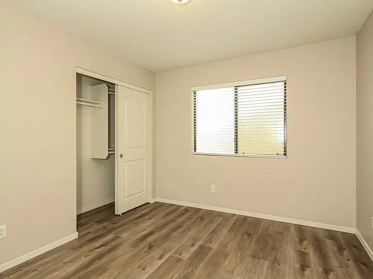 4855 S 4th Ave — Photo 14