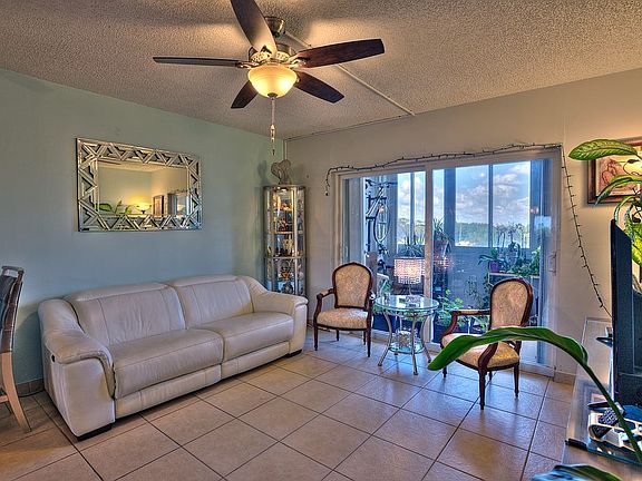 4th image of 4001 Hillcrest Dr APT 311