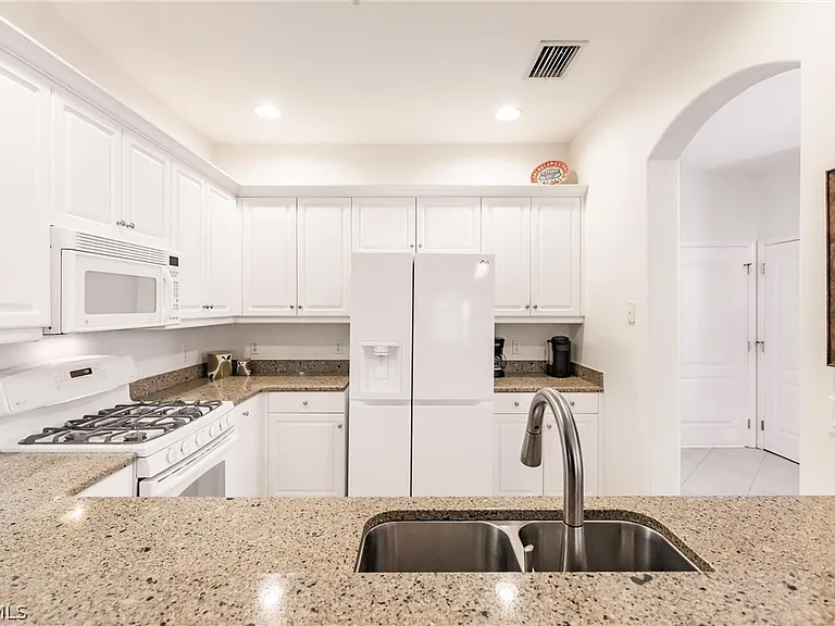 3100 Cottonwood Bnd #1901 — Photo 14