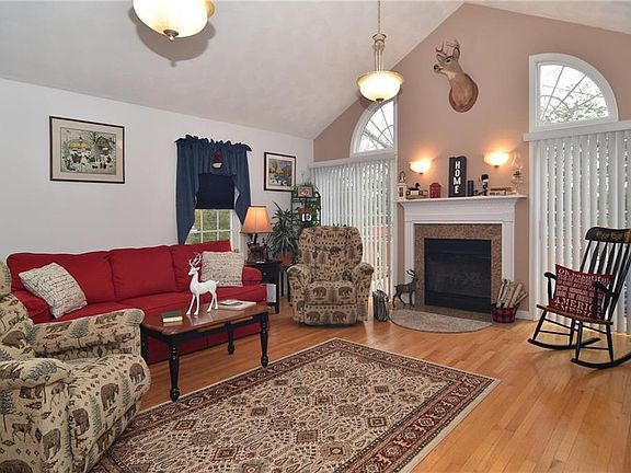 4th image of 1421 Douglas Ave Unit Q