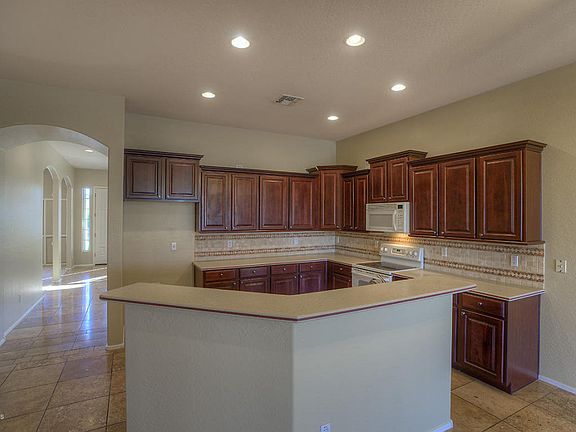 5th image of 7228 S 57th Ave