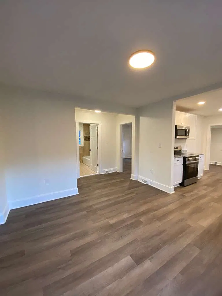 2 bed, 1100 sqft, $1,750 — Photo 1