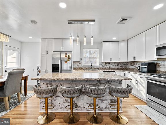 2nd image of 410 Lewistown Rd