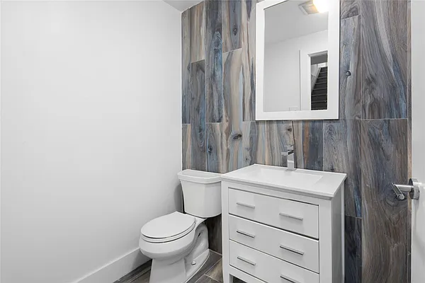 Sold by Douglas Elliman | media 19