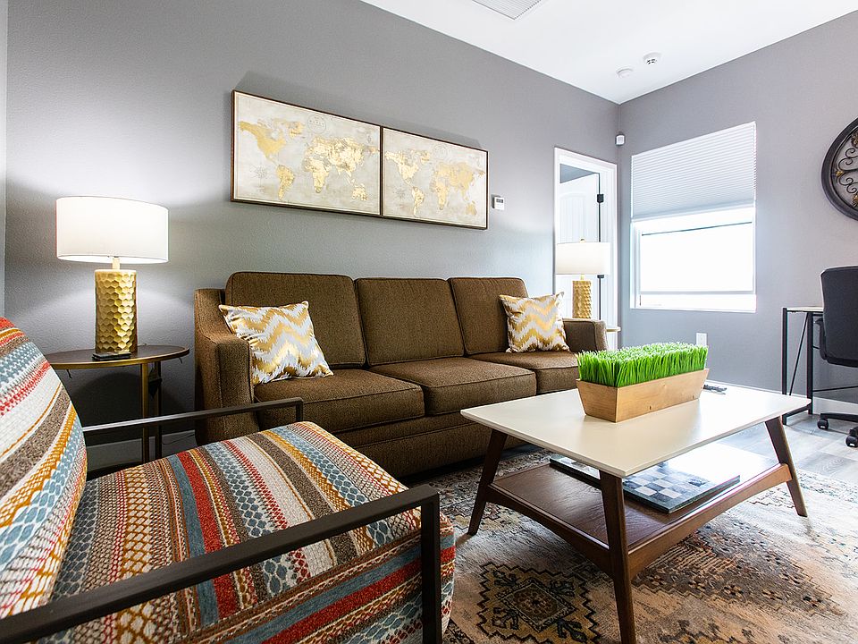 1st image of 1811 Adams Ave #6