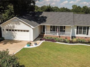 38 Staffordshire Way, Simpsonville, SC 29681