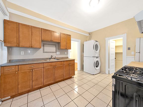 2nd image of 44 Brackett St #3A