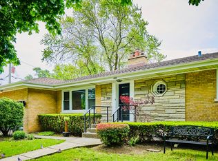 4555 Cleveland St, Skokie, IL 60076