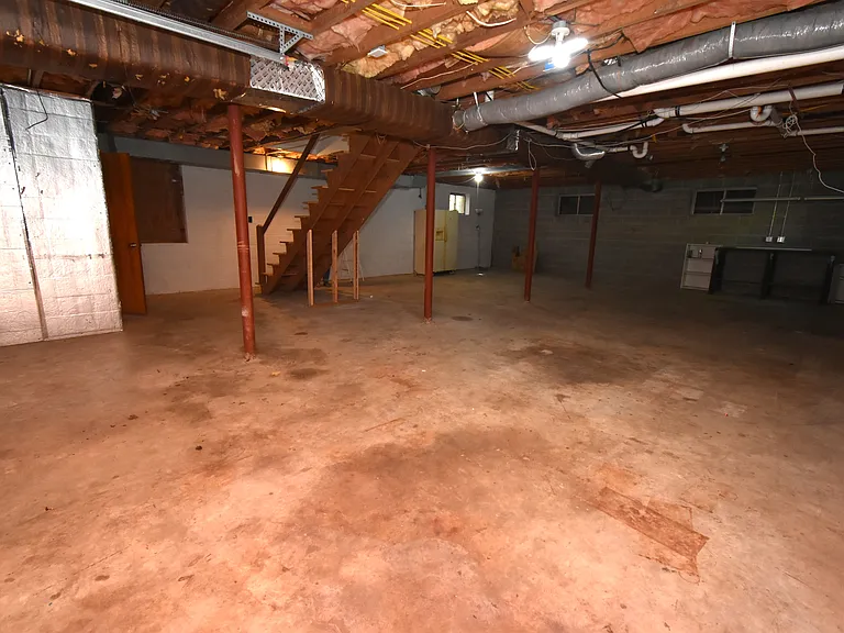 1800 Kirkwood Dr — Photo 36