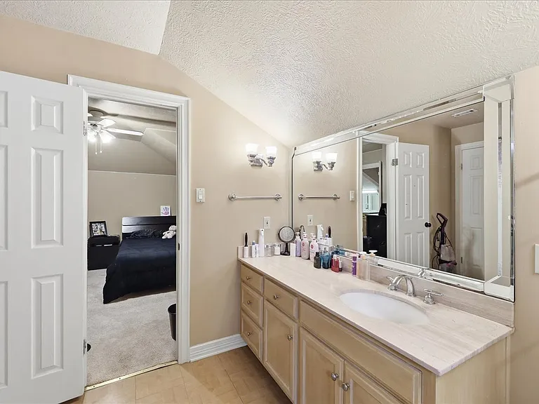 108 Wade St — Photo 23