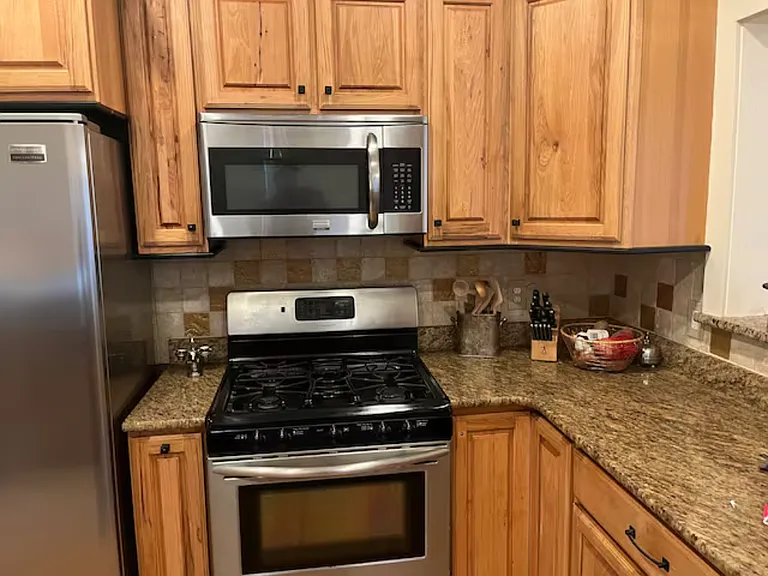 1521 Thomas Ave — Photo 10