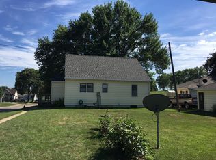 301 4th Ave, Earling, IA 51530