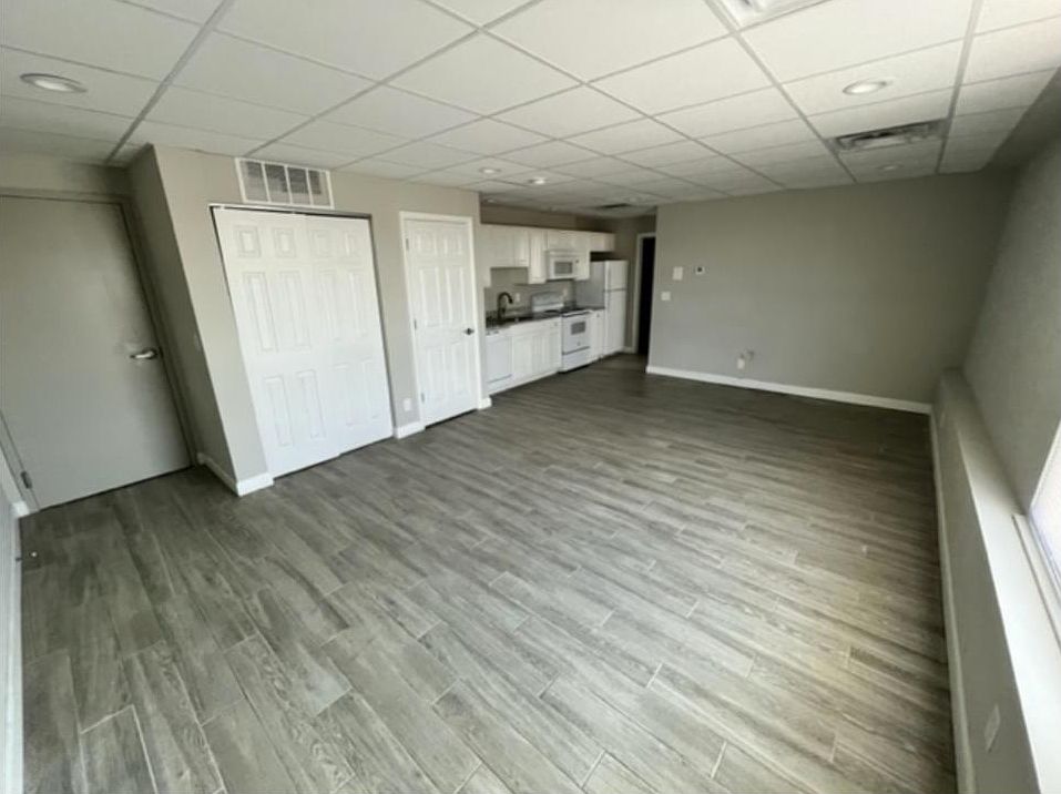 1st image of 5843 Harrison Ave Suite 102