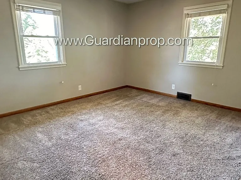 4402 Zenith Ave S — Photo 14