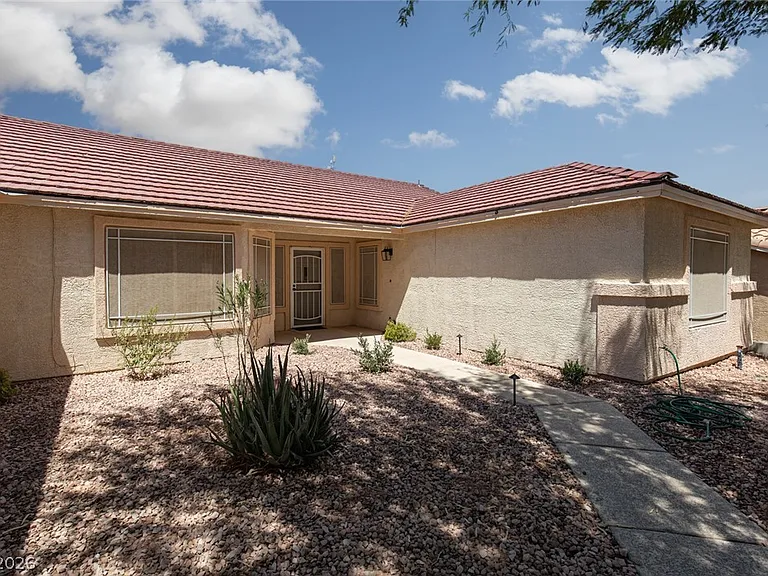 327 Perry Ellis Dr — Photo 5