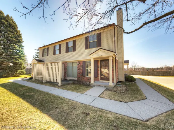 1612 Wimbledon Dr, Walled Lake, MI 48390
