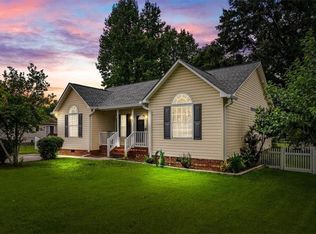 1 Cedar Branch Dr, Thomasville, NC 27360