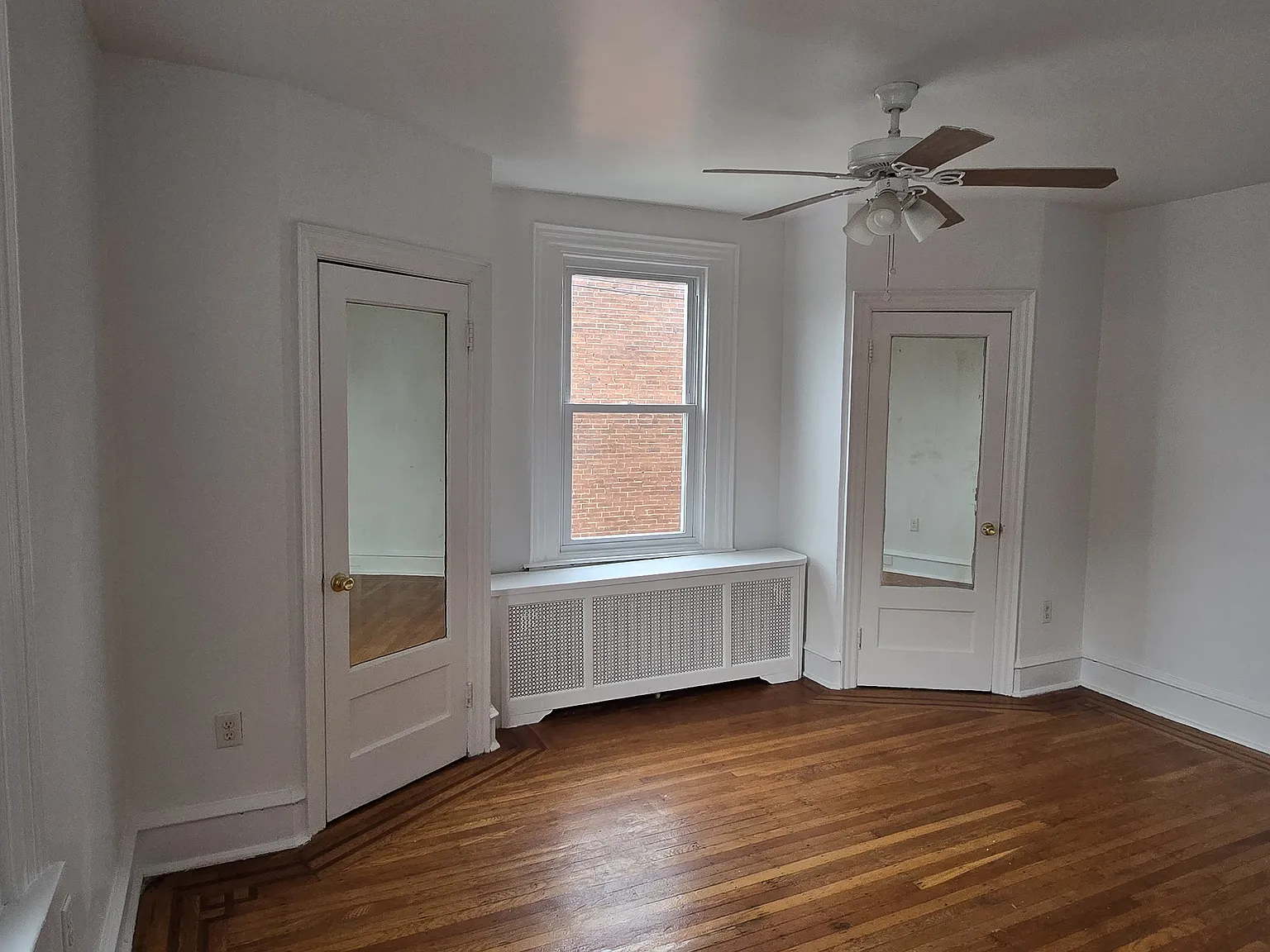 1 bed, 900 sqft, $1,100 — Photo 1